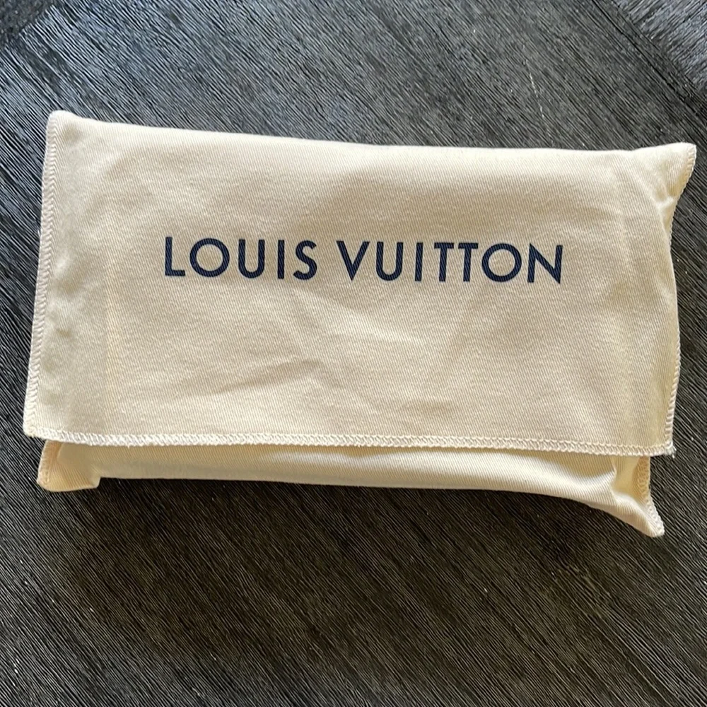 Louis Vuitton Pochette - Picture 7 of 13